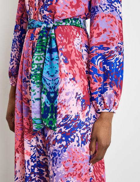 Semitransparentes Midikleid
