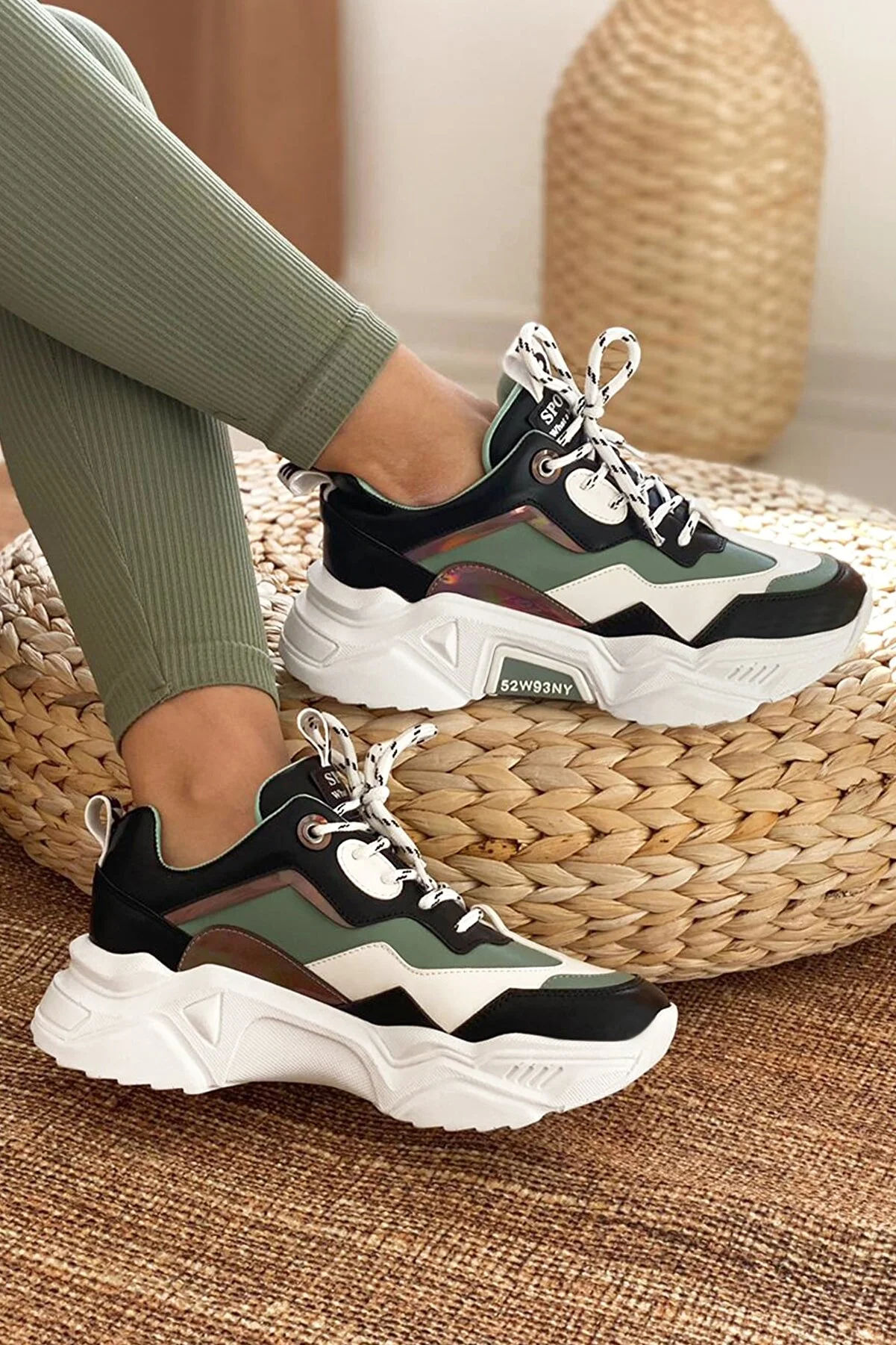 DARK SEER  Schwarz-weißer Damen-Sneaker