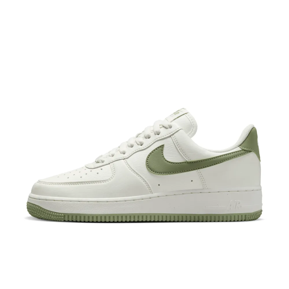 Nike Air Force 1 07 SE Suede DV3808-106 / weiss
