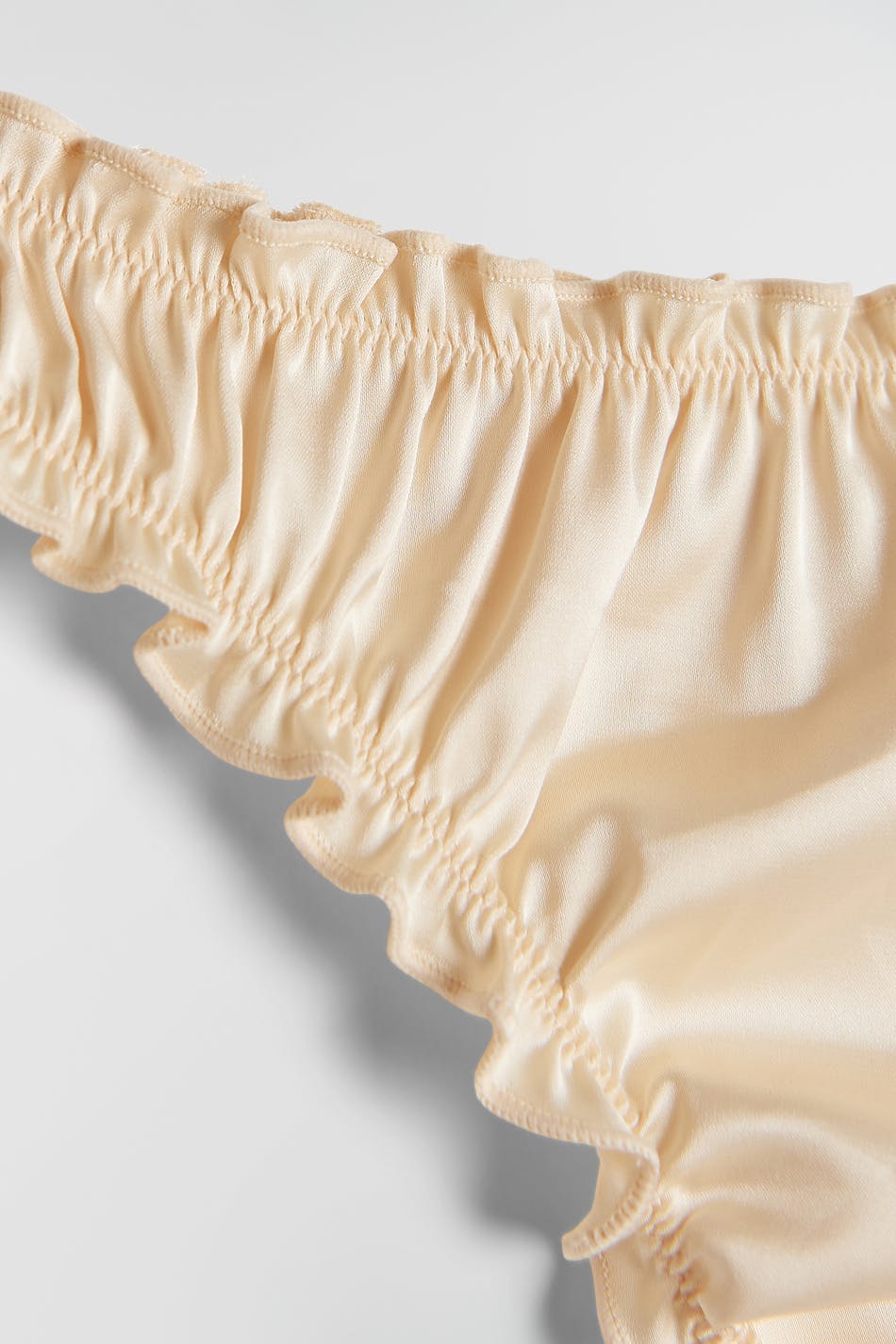Eva satin string