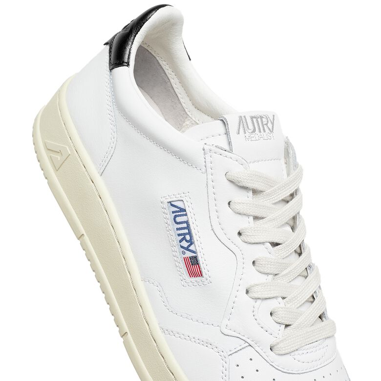 Autry 01 Low LL22 white/black