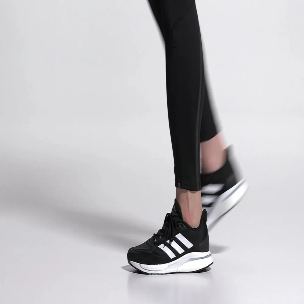 adidas Supernova GX2953 / schwarz