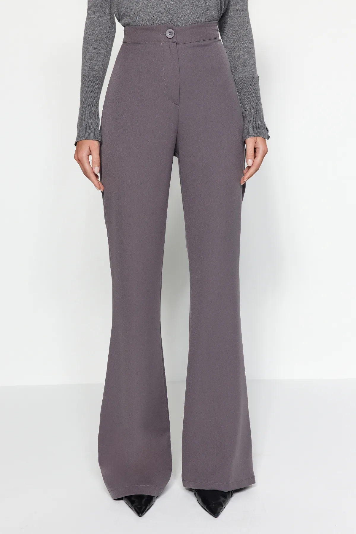 Trendyol Collection  Anthrazitfarbene, ausgestellte, gewebte Hose mit weitem Bein TOFAW19BB0581