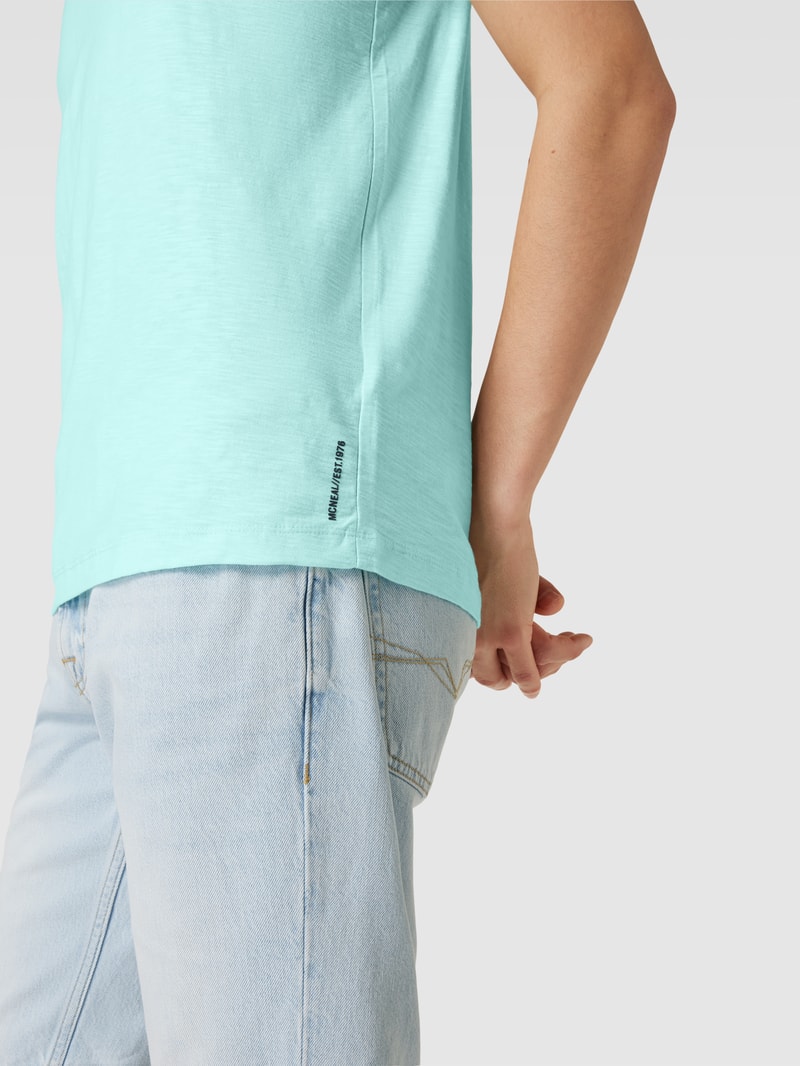 T-Shirt mit V-Ausschnitt in jeans