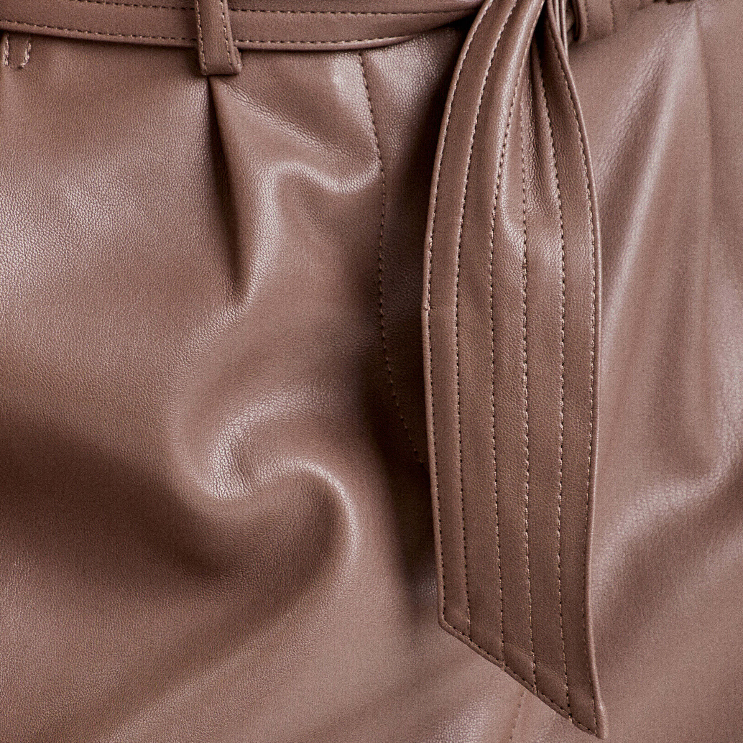 Short droit simili cuir taupe femme | Cache Cache