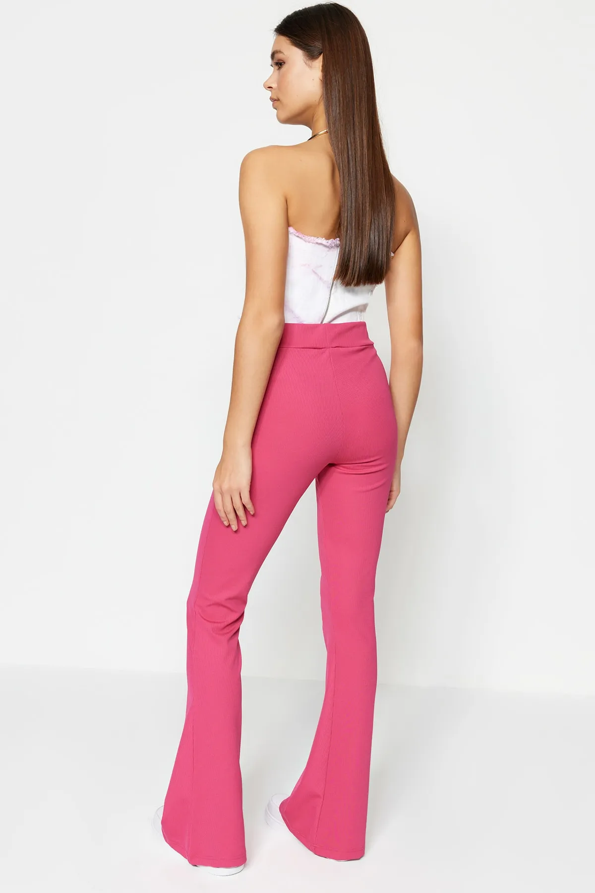 Trendyol Collection  Fuchsia gerippte, ausgestellte/spanische Leggings mit hoher Taille und gestrickter Leggings TWOSS23PL00135