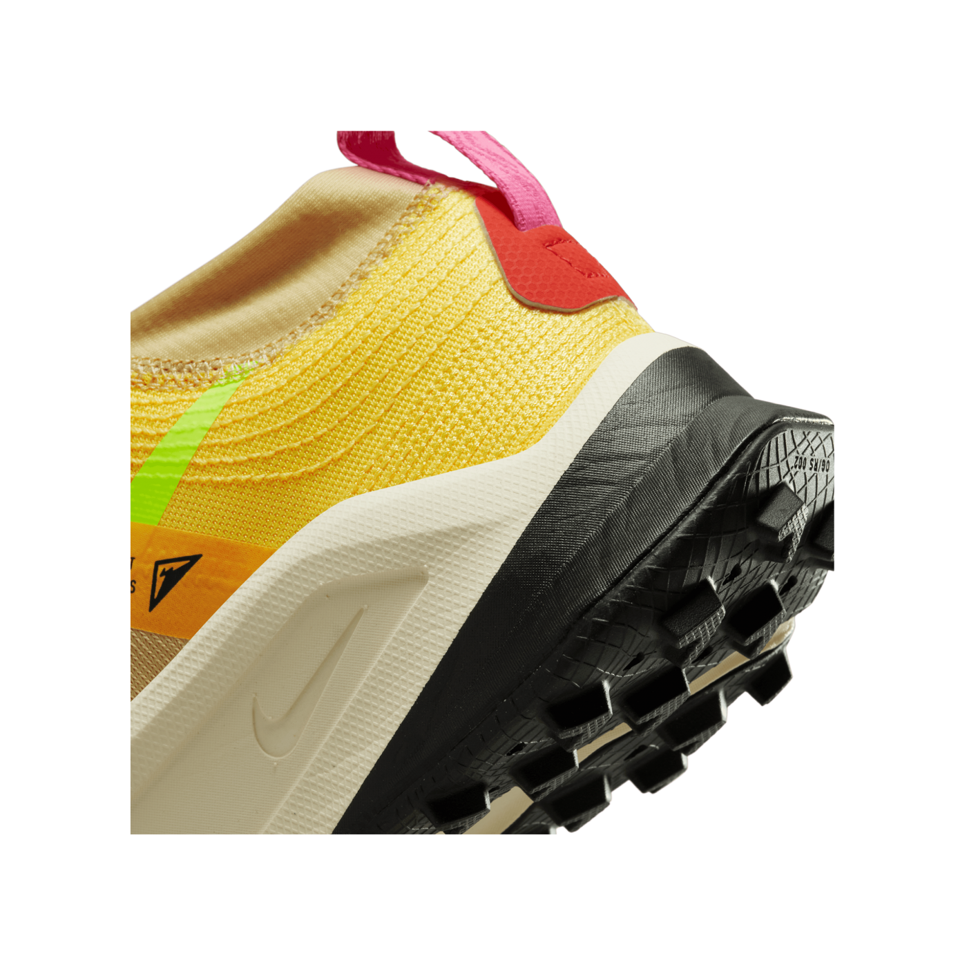 Nike ZoomX Zegama Trail Gold Grün F700