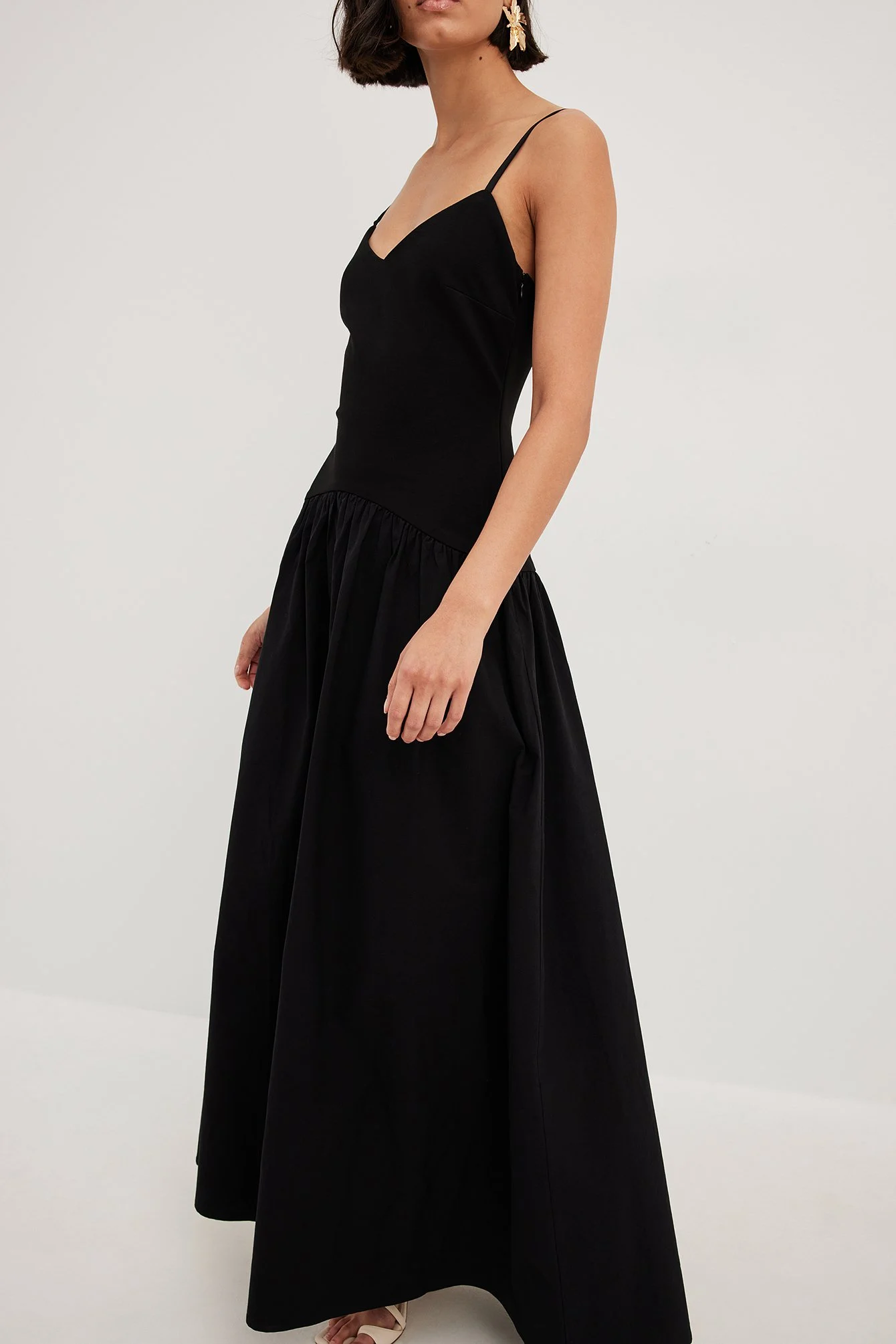 Maxikleid mit geformter Taille