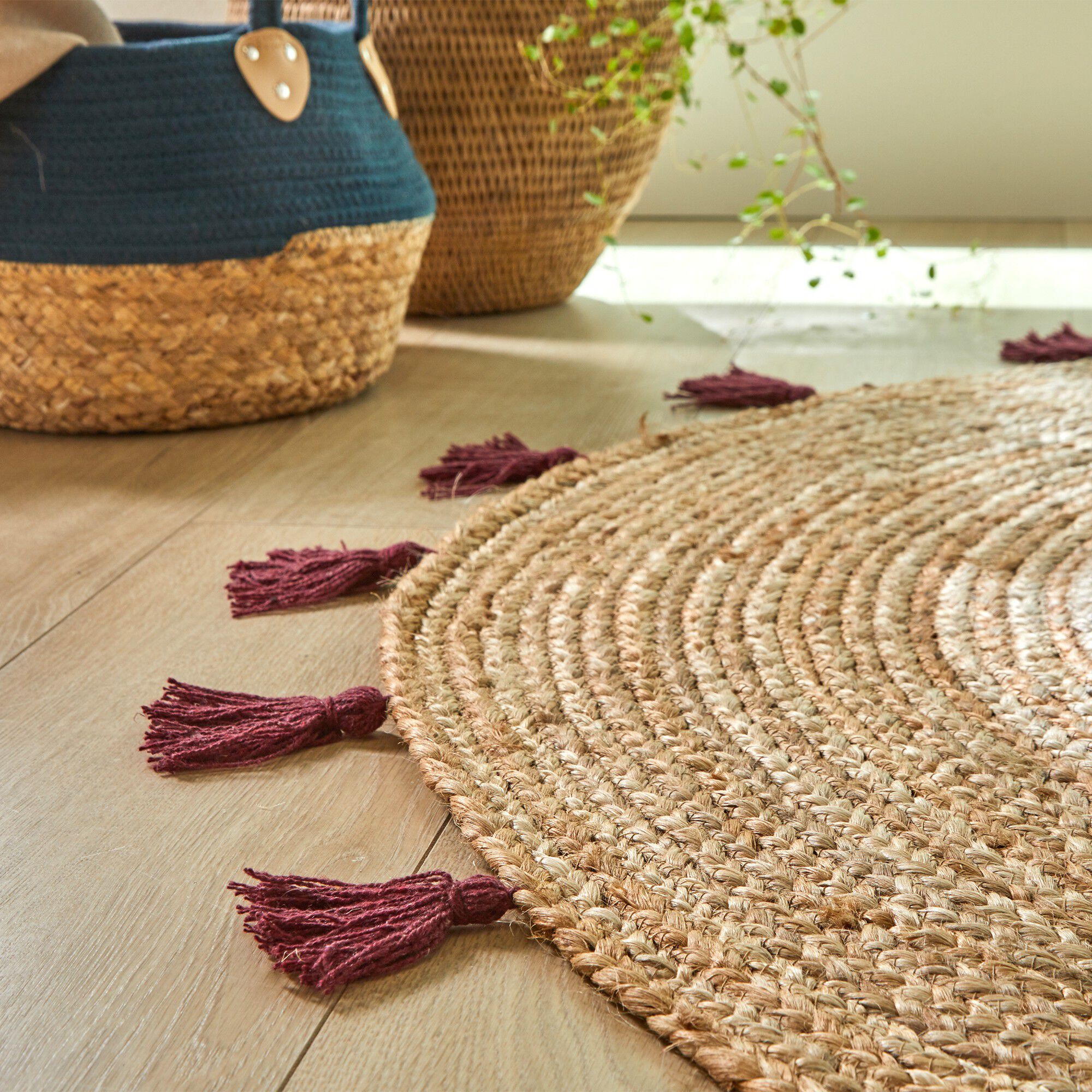 Tapis jute finition pompons