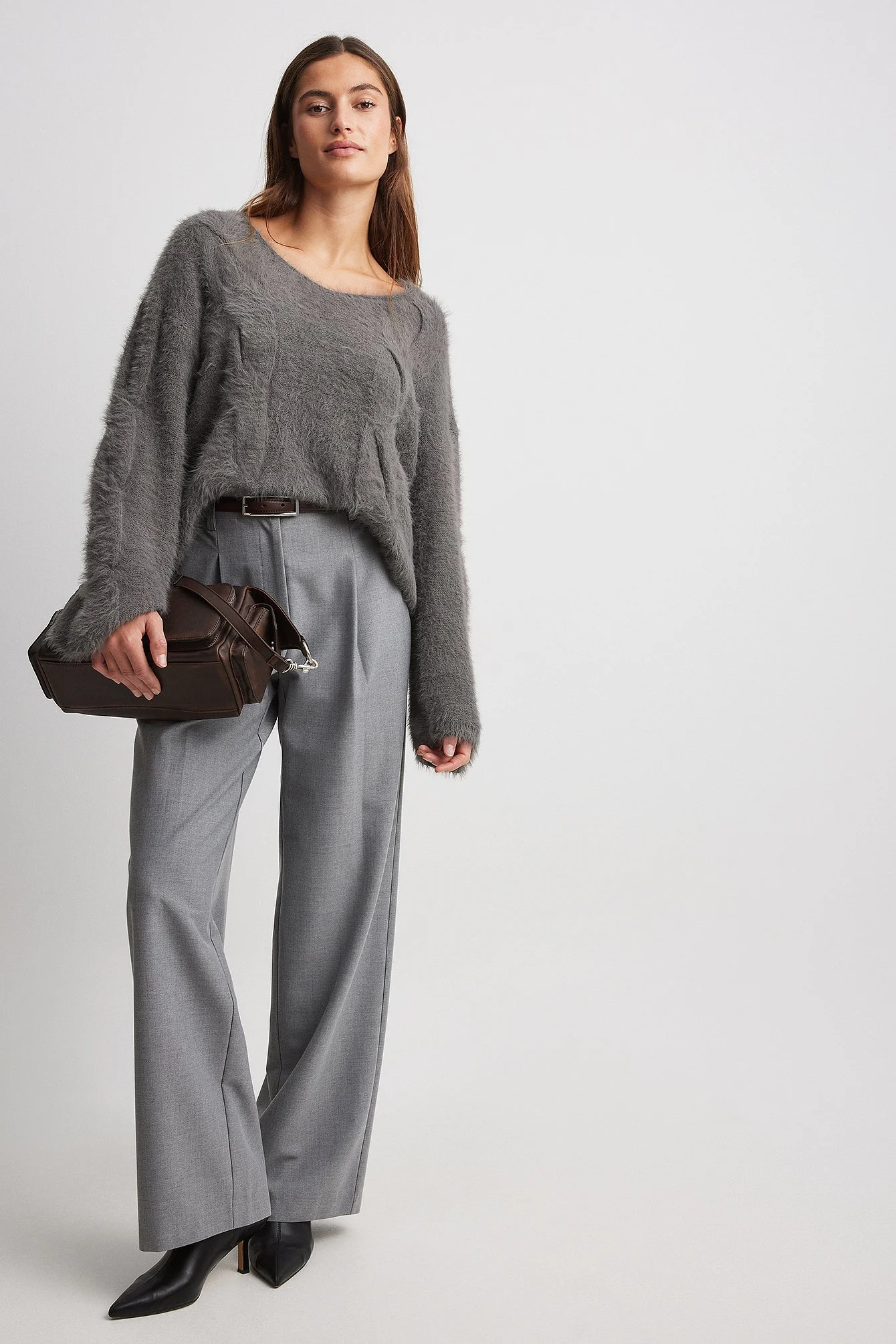Strickpullover mit Zopfmuster und V-Ausschnitt