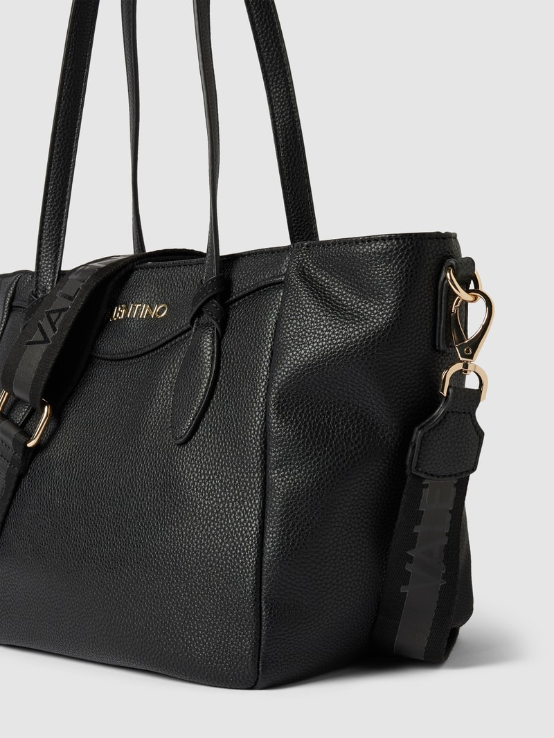 Handtasche mit Label-Detail in schwarz
