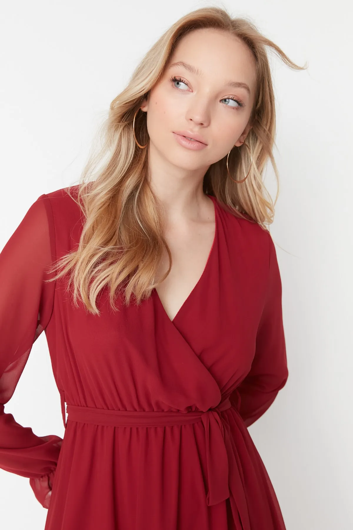 Trendyol Collection  Burgunderrotes, gefüttertes, zweireihiges Webkleid mit Gürtel TWOAW20EL0789