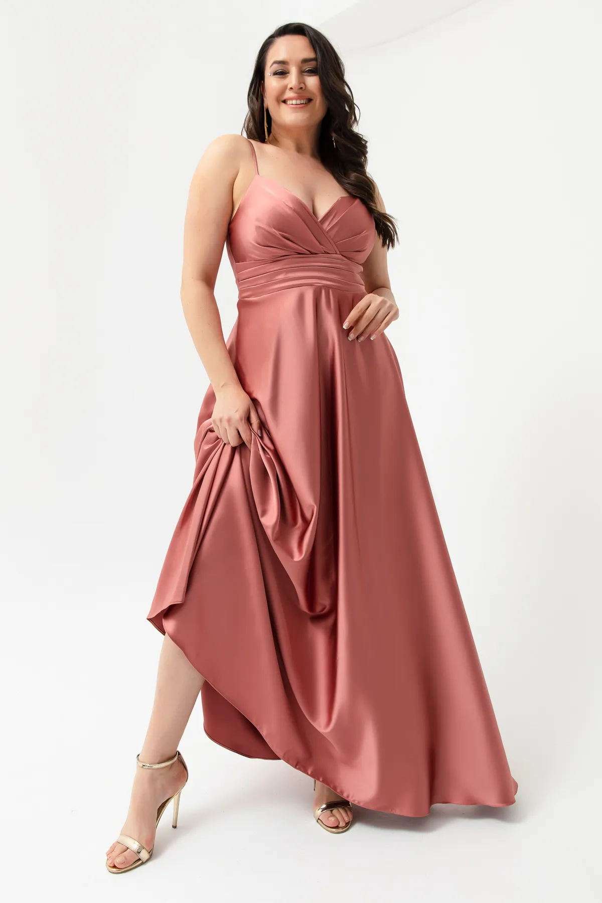 Lafaba  Langes Abendkleid und Abschlusskleid aus Satin für Damen in Lachsfarben mit Seilriemen in Übergröße