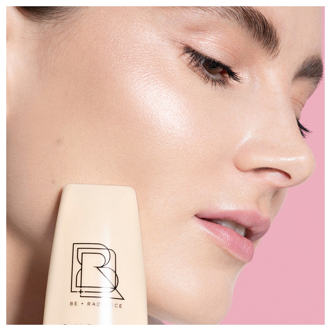 BE + Radiance mattító alapozó uborkás vízzel No. 08