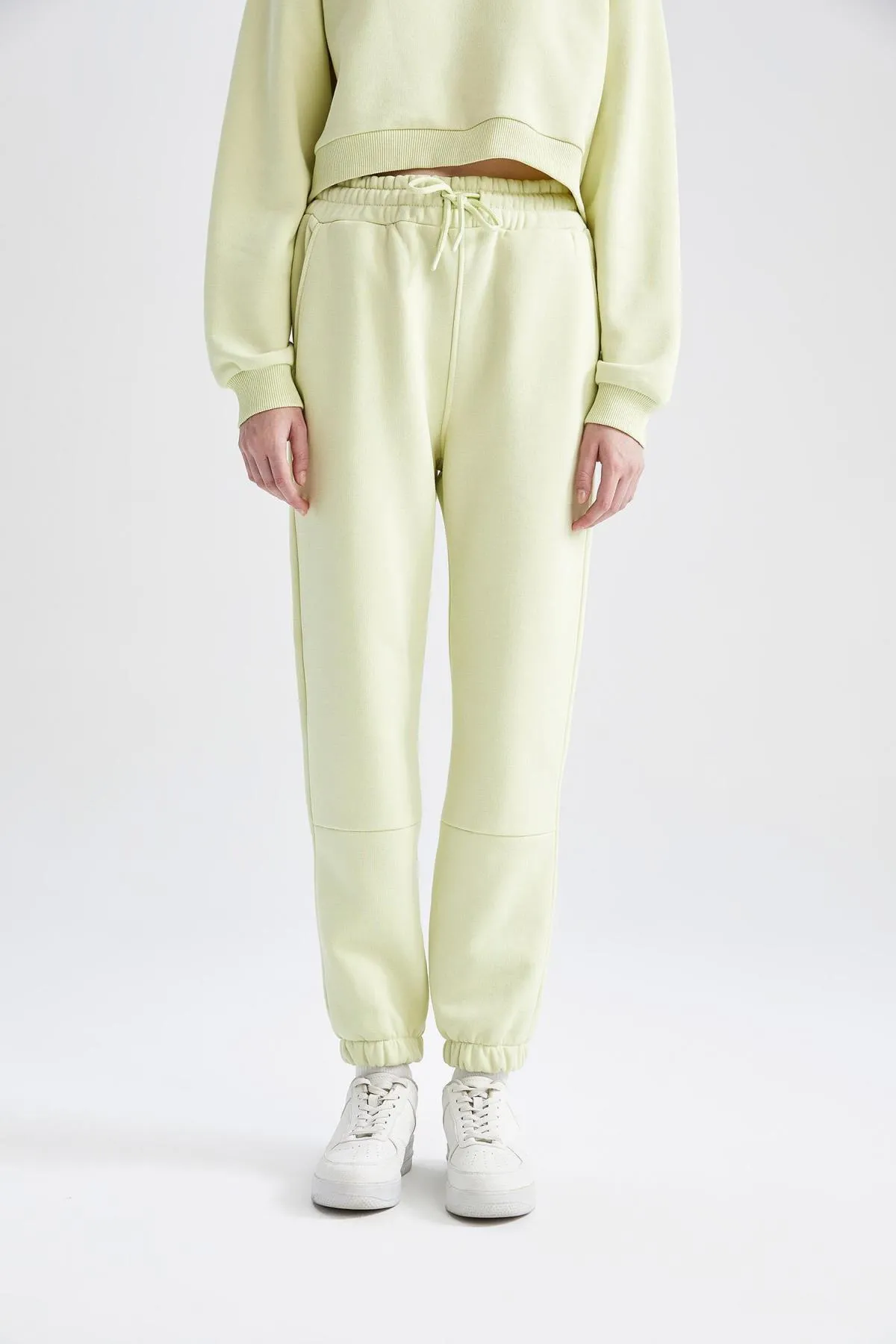 DeFacto  Passform: Standard-Fit-Jogginghose