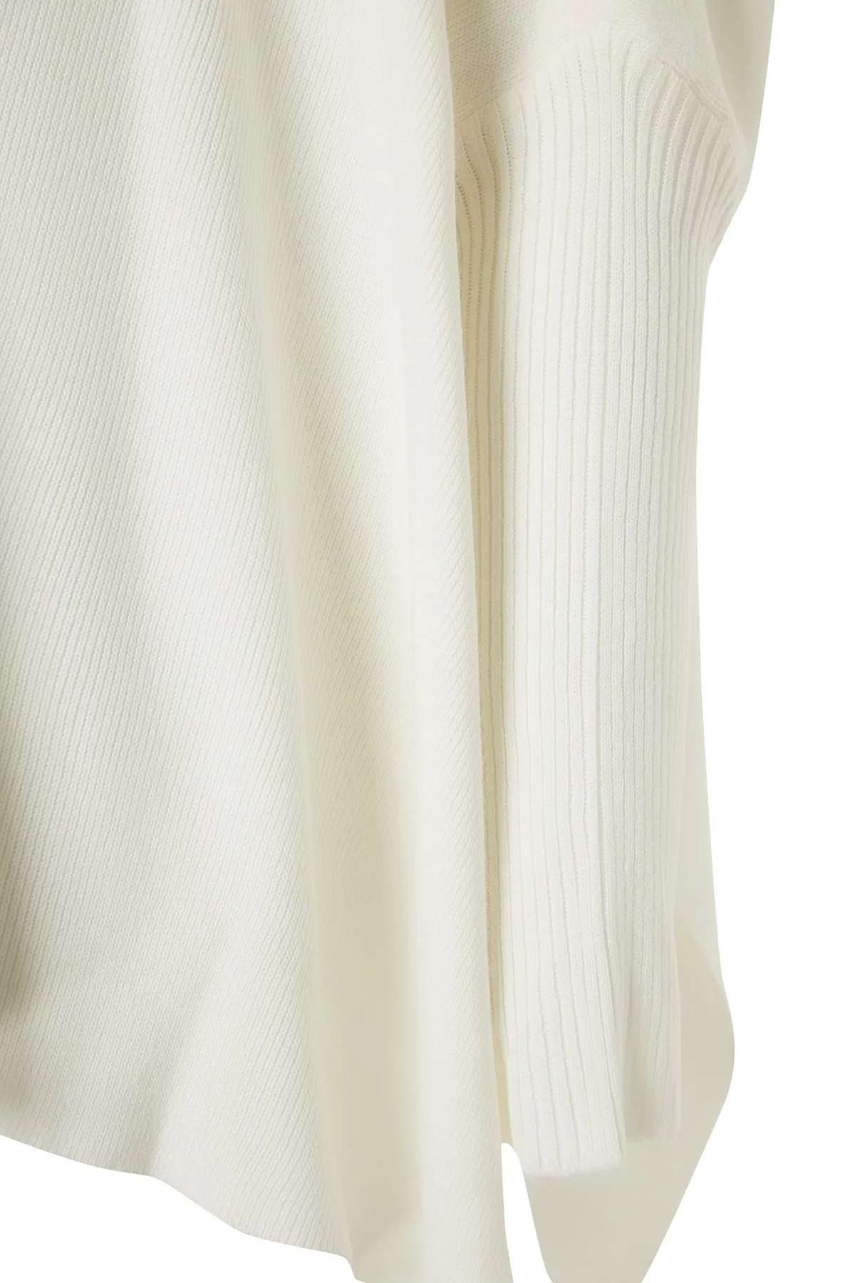 Trendyol Curve  Ecrufarbener, geschlitzter, detaillierter Strickpullover