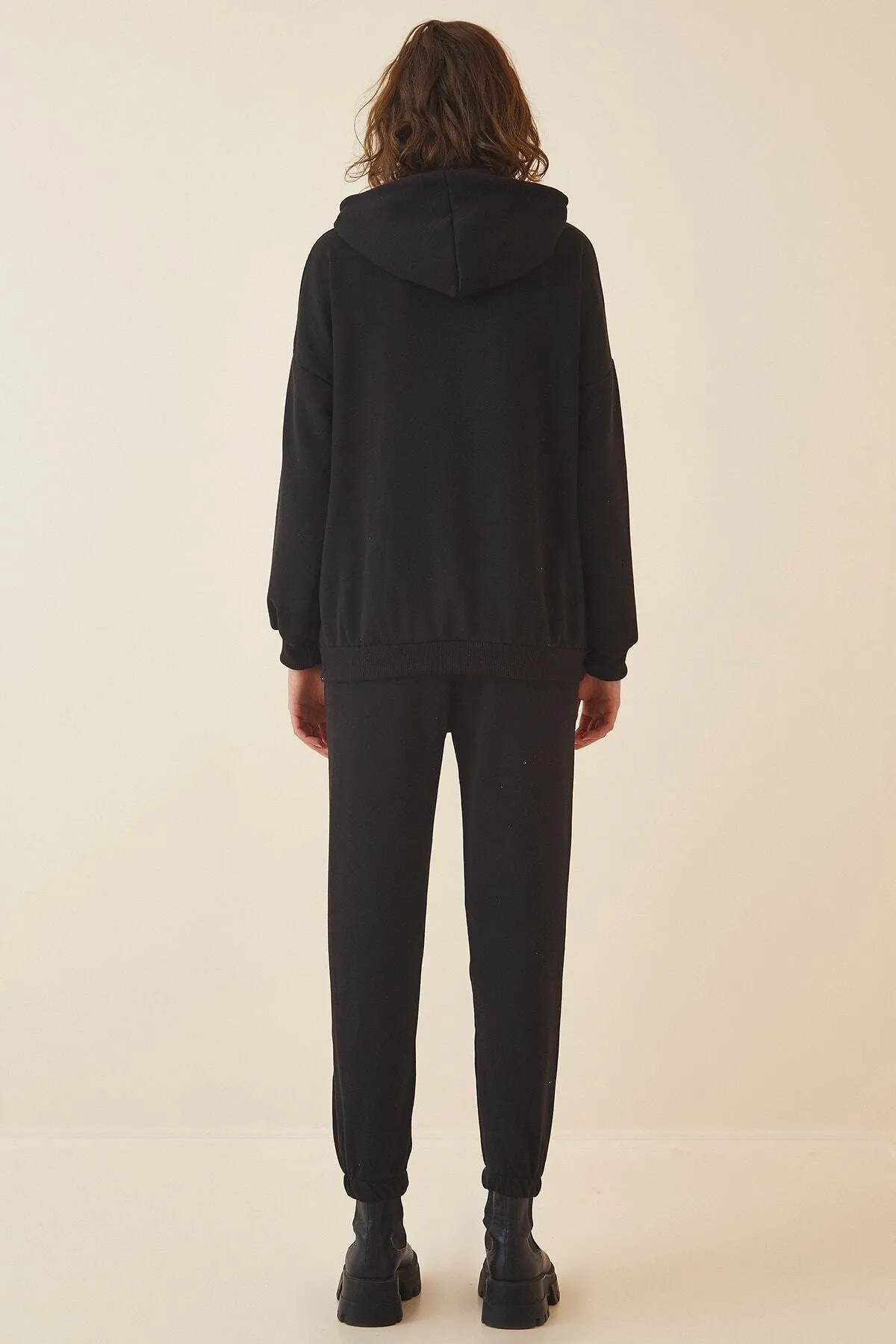 Happiness İstanbul  Schwarzes Fleece-Trainingsanzug-Set mit Kapuze für Damen DD00762