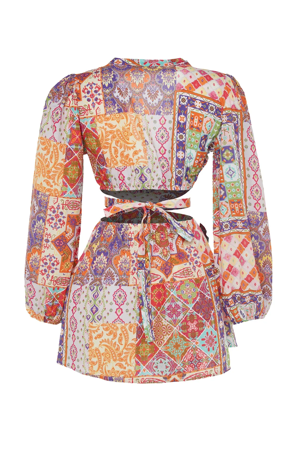 Trendyol Collection  Ethnisch gemustertes Mini-Strandkleid aus 100 % Baumwolle mit Ausschnitt/Fensterausschnitt TBESS23EL00140