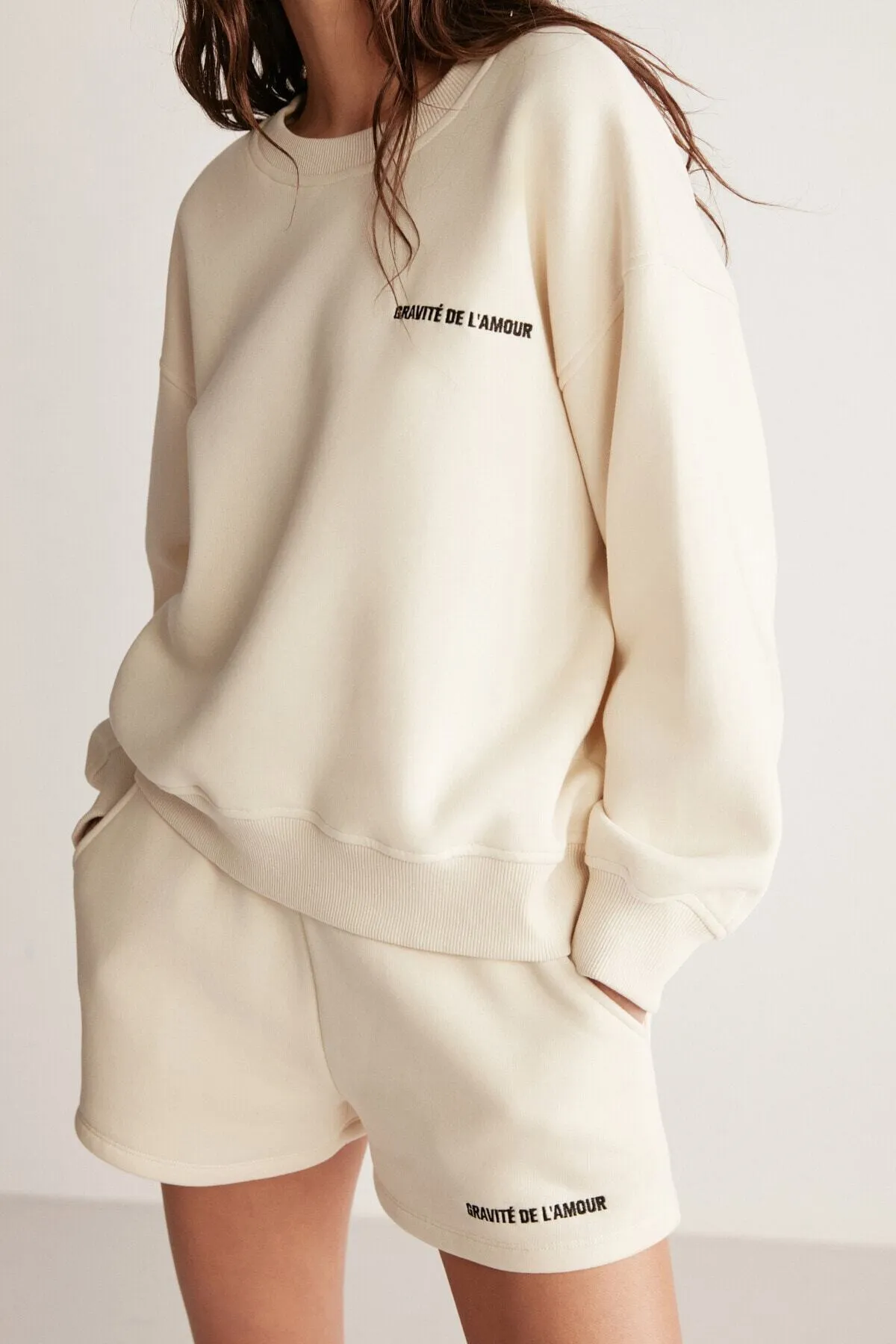 GRIMELANGE  Jennifer Damen-Sweatshirt mit Rundhalsausschnitt und detailliertem Vanille-Print