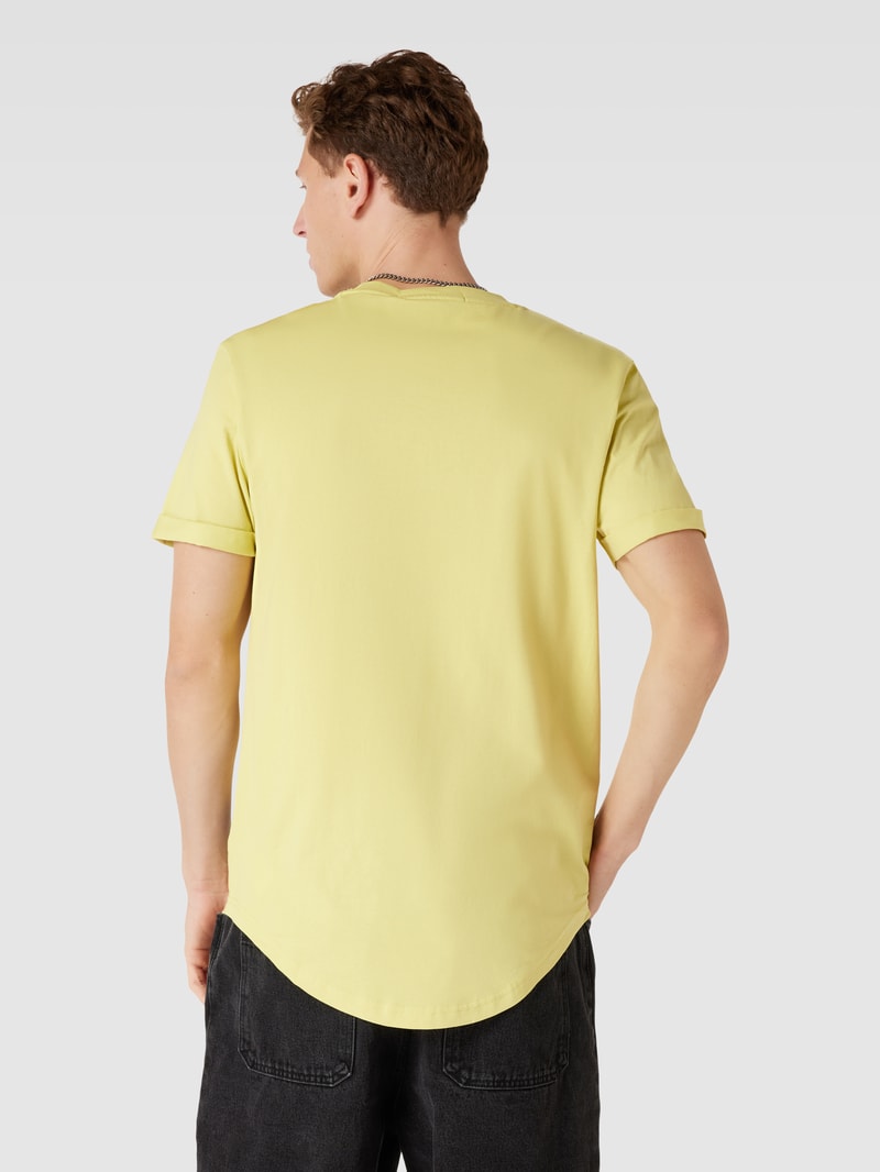 T-Shirt aus Baumwolle mit Label-Detail Modell 'BADGE' in hellgelb