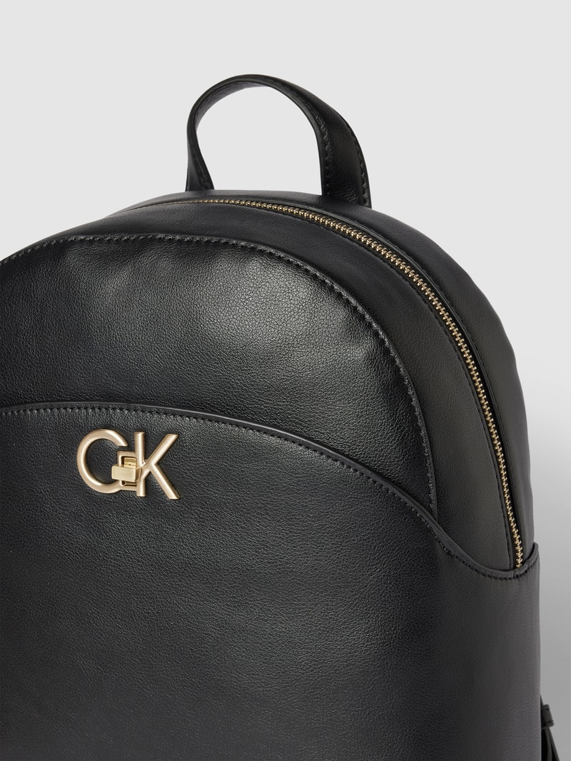 Rucksack in Leder-Optik Modell 'RE-LOCK' in schwarz
