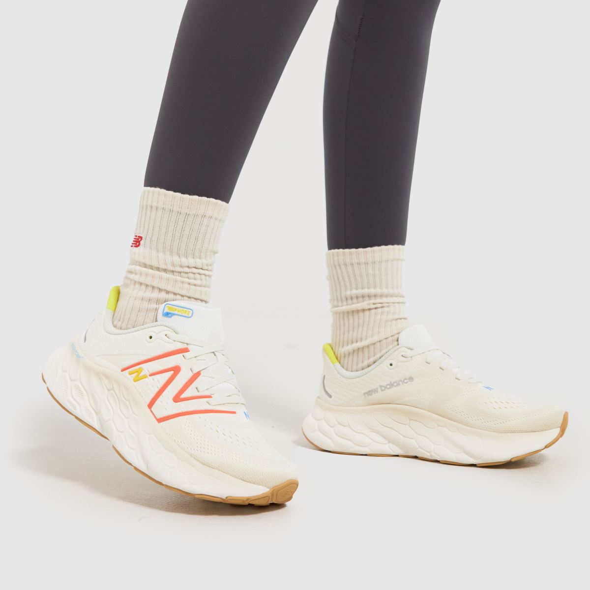 New Balance Fresh Foam X More V4 cipők - Multi-Color
