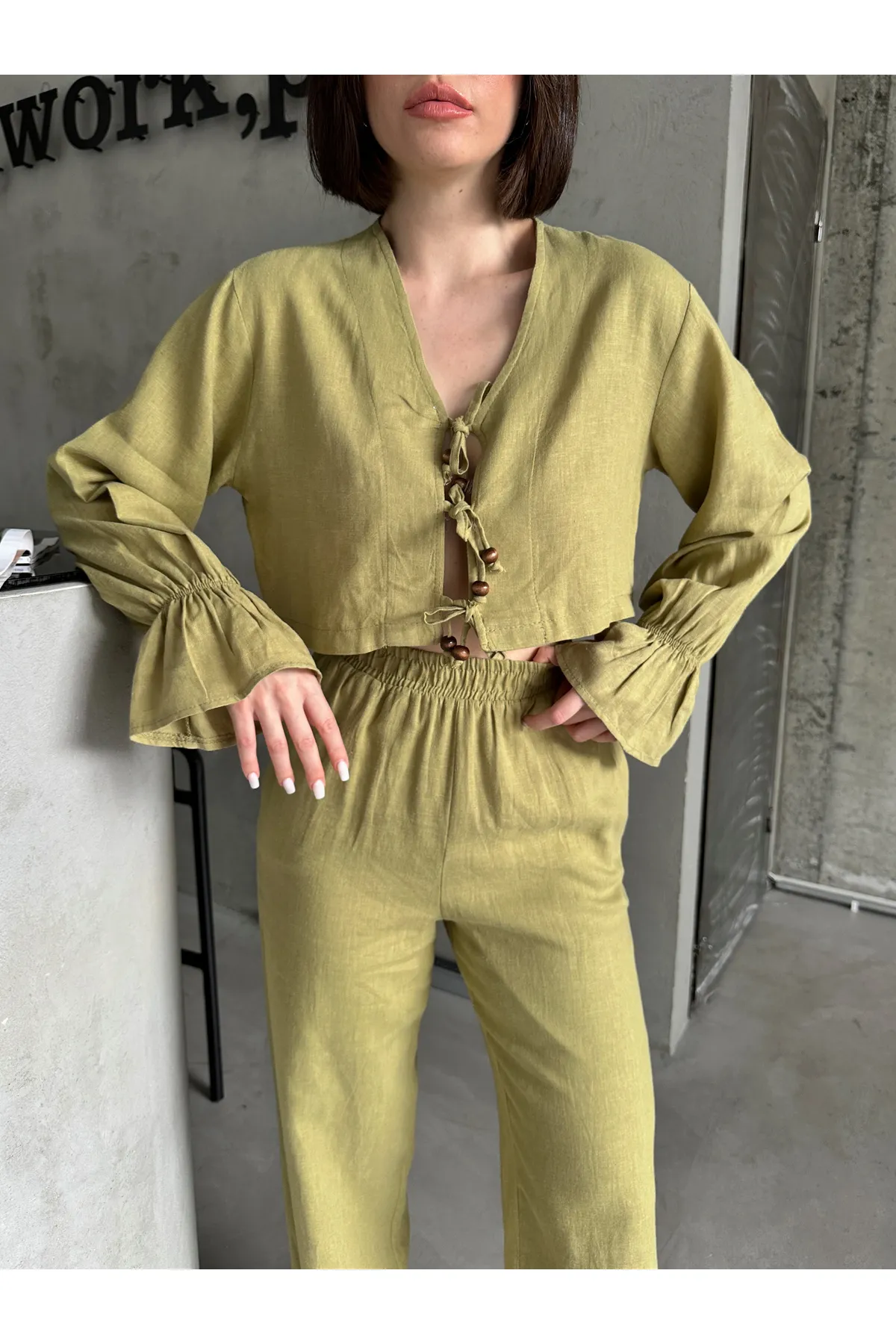 Laluvia  Khakifarbenes Set mit echtem Leinen-Design