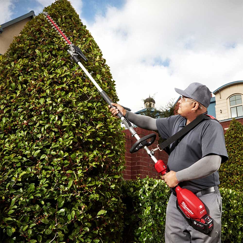 Acessório para aparar sebes MILWAUKEE M18 com junta M18FOPH-HTA