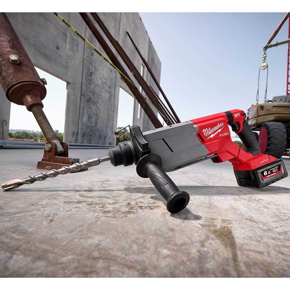 Furadeira de impacto MILWAUKEE FUEL 18V 32mm com mandril SDS Plus tipo D e botão único M18FHACOD32-0