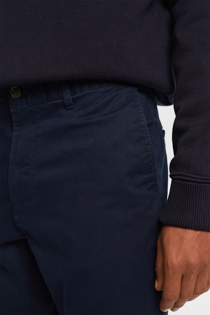 Chinohose mit schmalem Bein