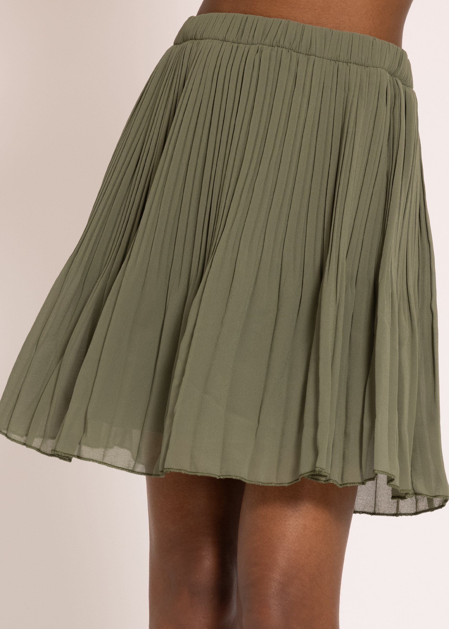 SASSYCLASSY Plisseerock Mini Rock Damen mit Falten und Gummibund A-Linien-Rock kurz mit Unterrock, Chiffonrock mit Ton-in Ton Nähten, Made in Italy