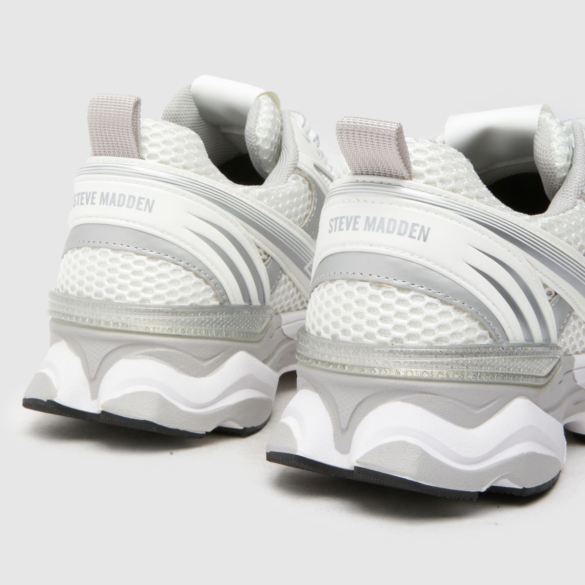 Steve Madden – Speedster – Vita, flerfärgade sneakers