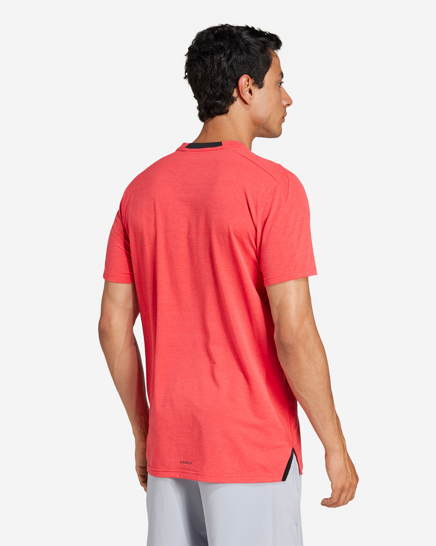 Tréningové tričko Adidas s malým logom M JI8124