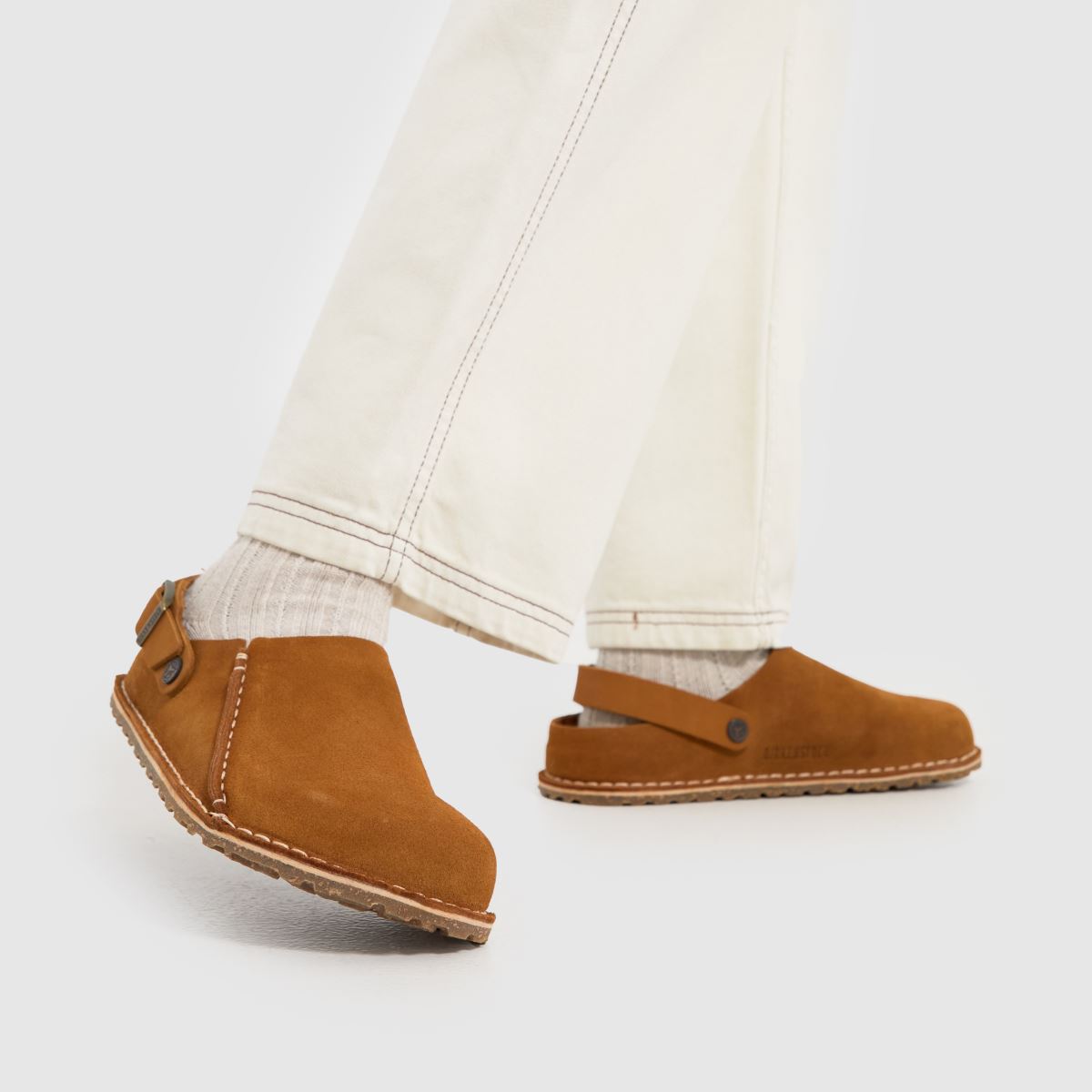 BIRKENSTOCK lutry klumpa szandál barna színben