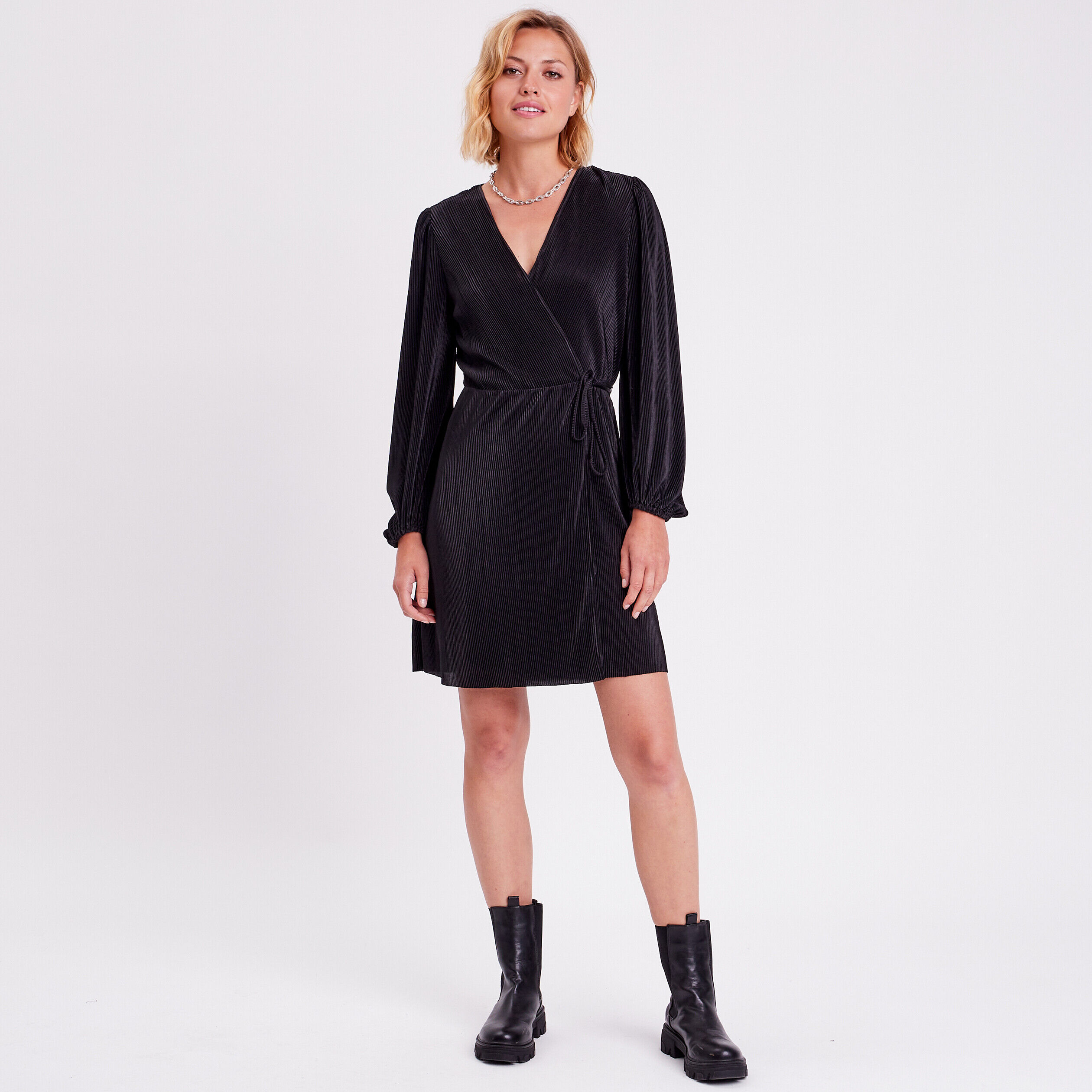 Robe cintrée plissée noir femme | Cache Cache