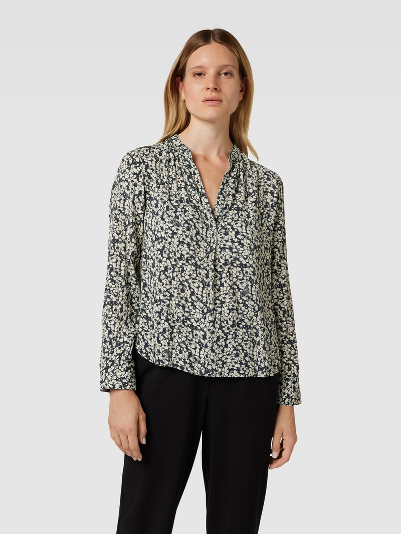 Blusenshirt aus Viskose mit floralem Muster in ecru