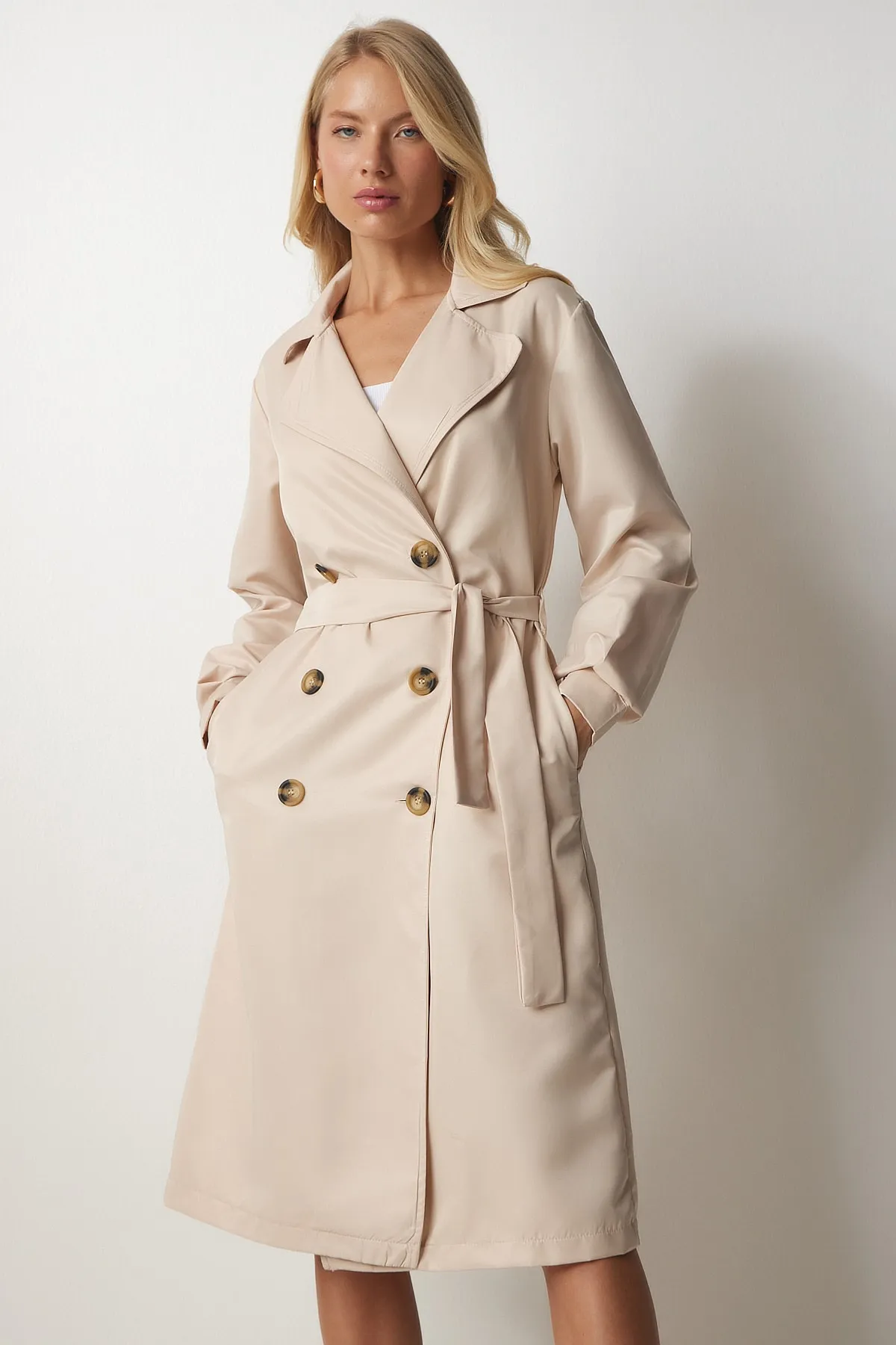 Happiness İstanbul  Cremefarbener saisonaler Trenchcoat mit zweireihigem Kragen für Damen DD01241
