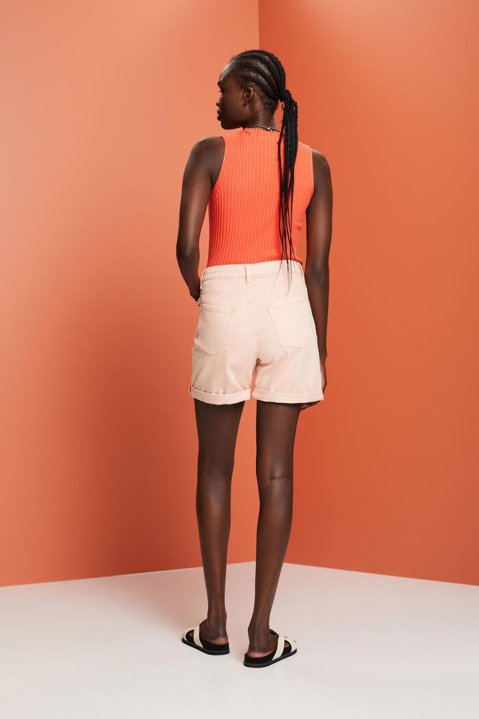 Jeansshorts mit hohem Bund und Umschlagsäumen