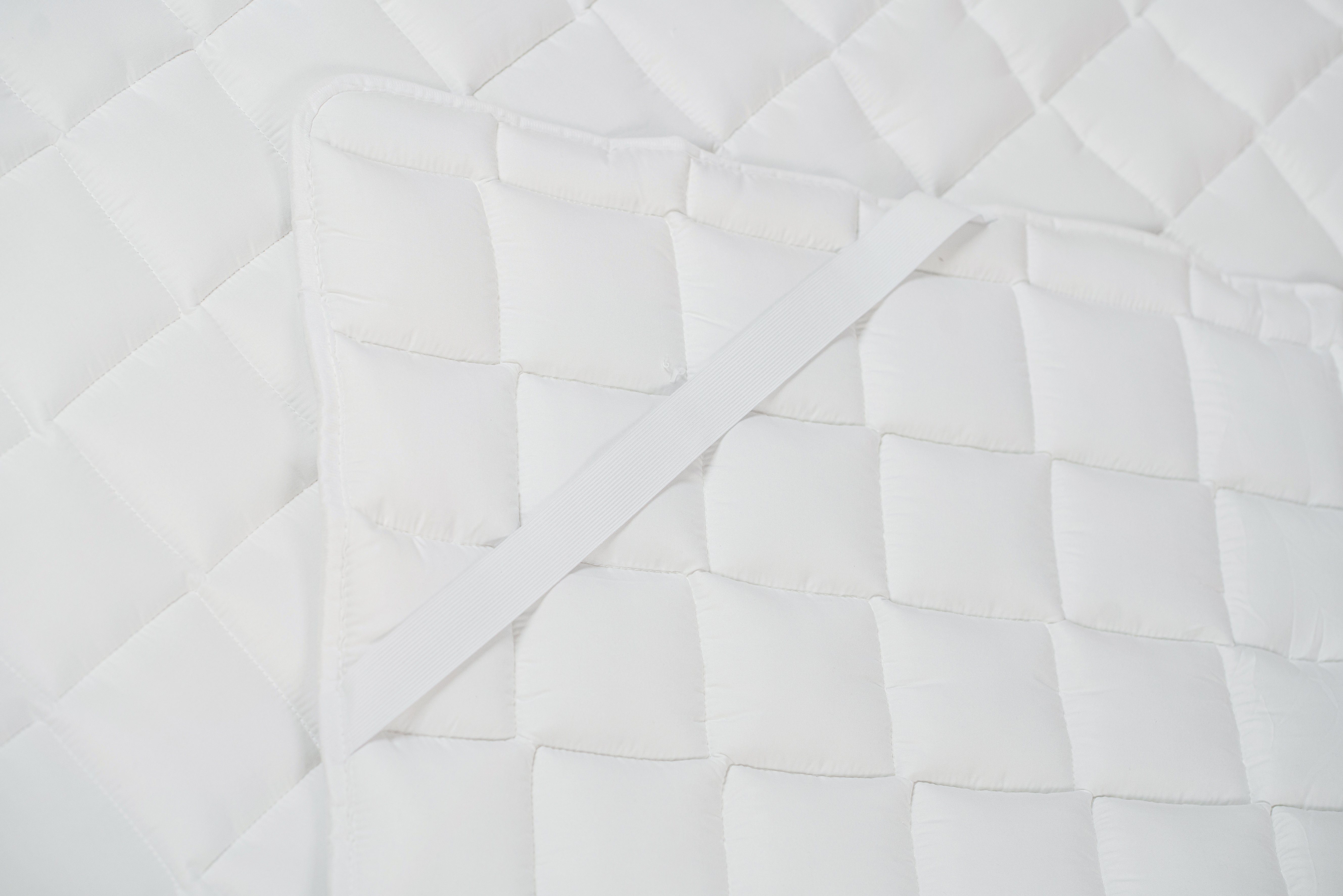 Matratzenschoner Matratzenauflage Matratzenschoner mit Noppenstruktur 160 x 200 cm, weiß Welt der Träume
