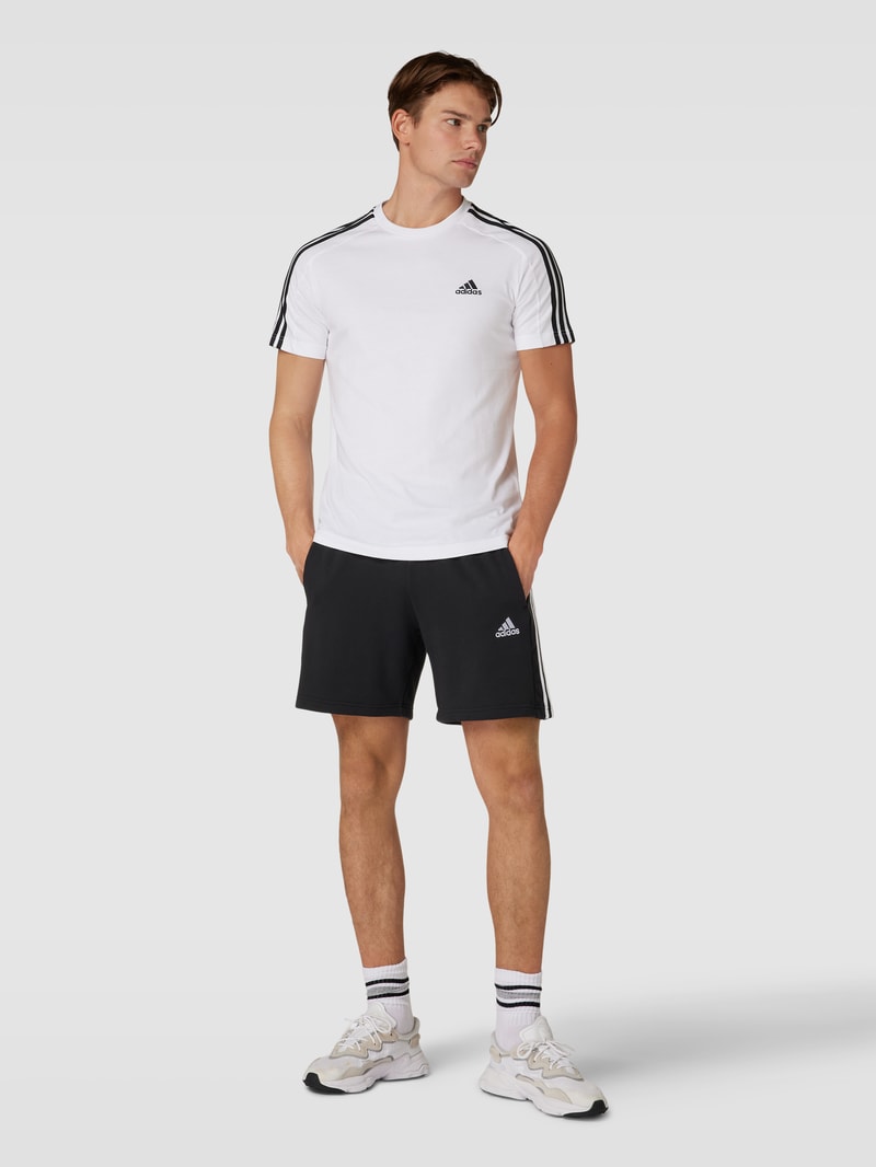 Shorts mit Label-Stitching in schwarz