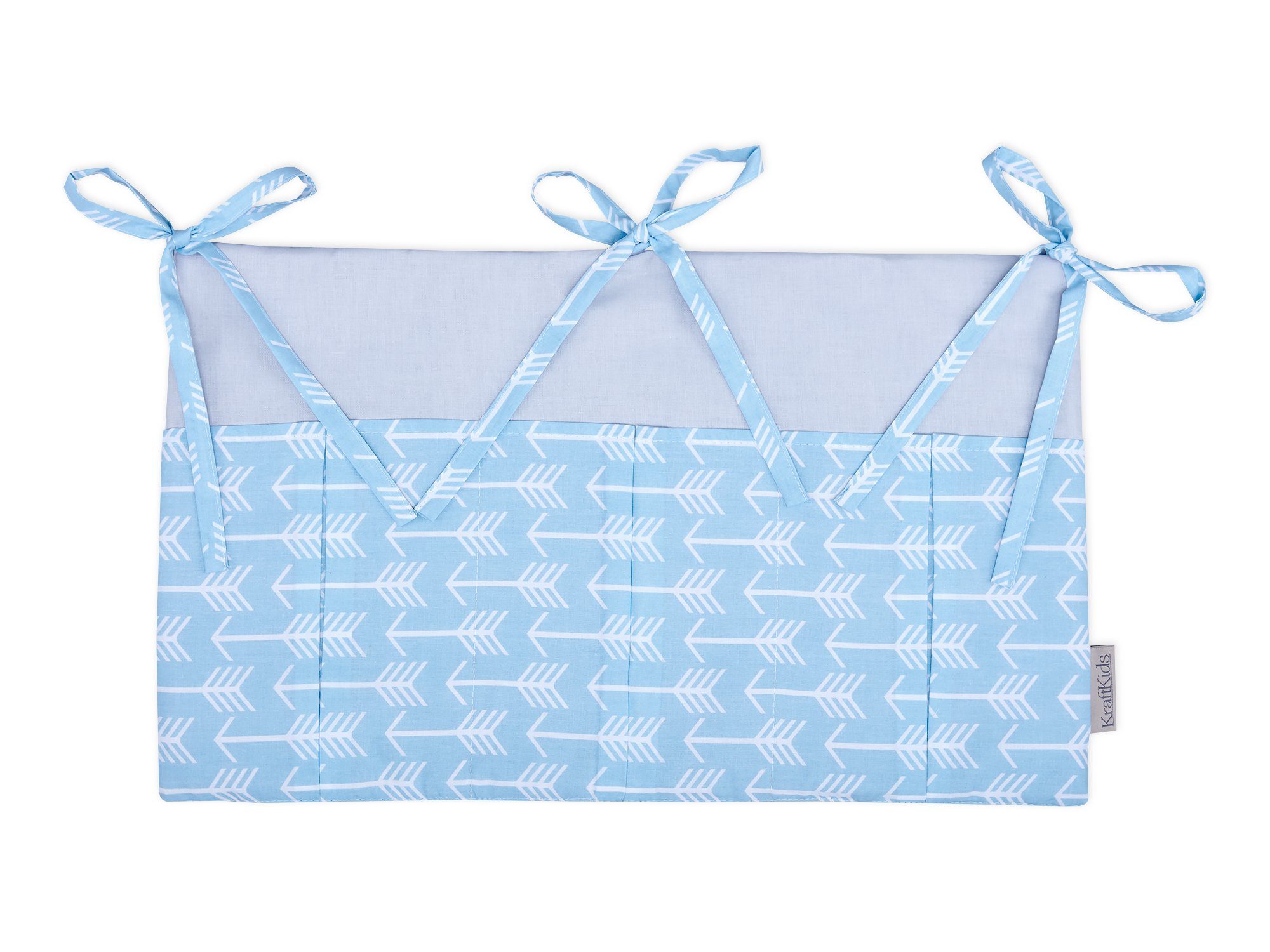 KraftKids Betttasche weiße Pfeile auf Blau, mit drei Fächern, innen mit Polyestervlies versteift