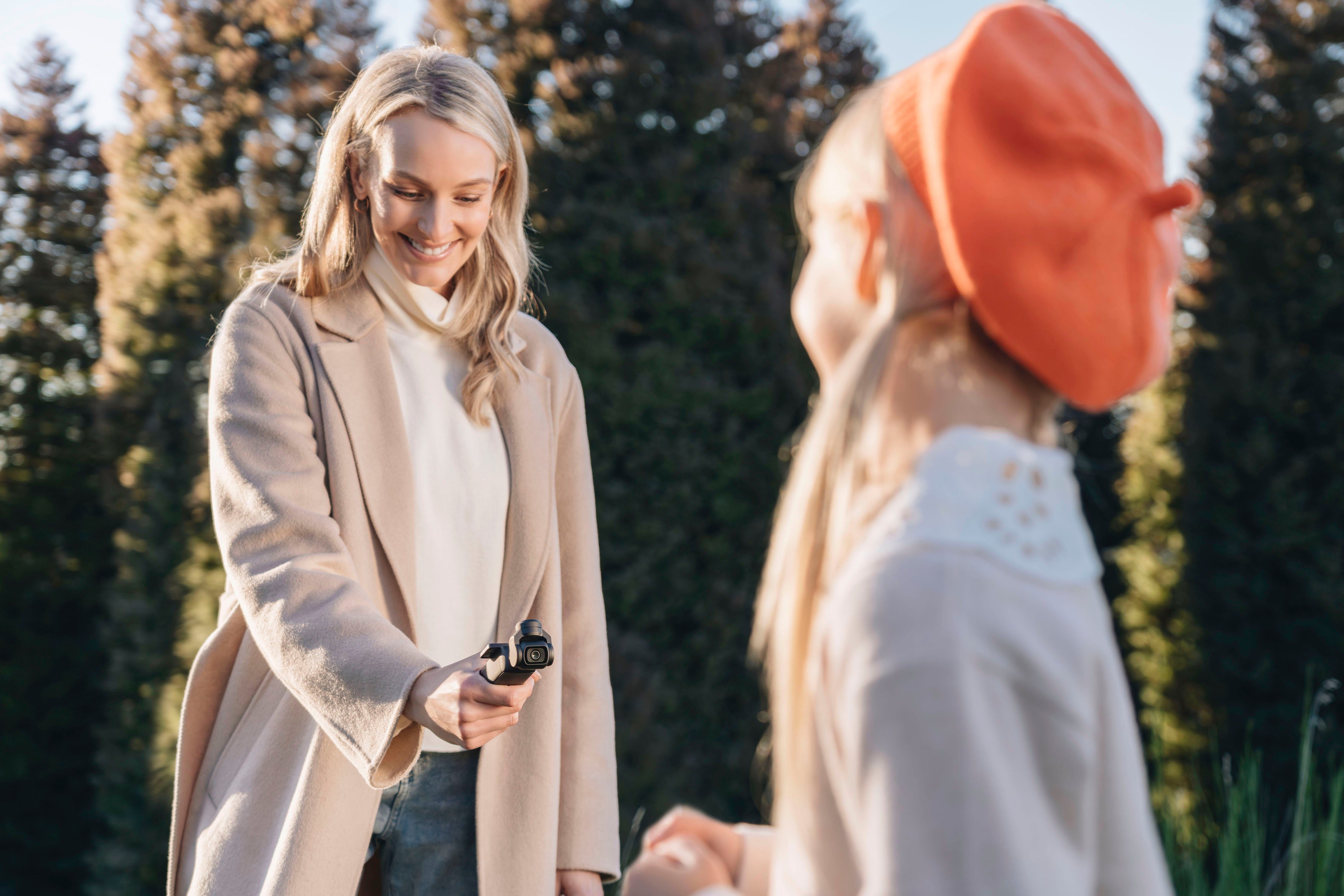 DJI Osmo Pocket 3 Camcorder (4K Ultra HD, Bluetooth)
