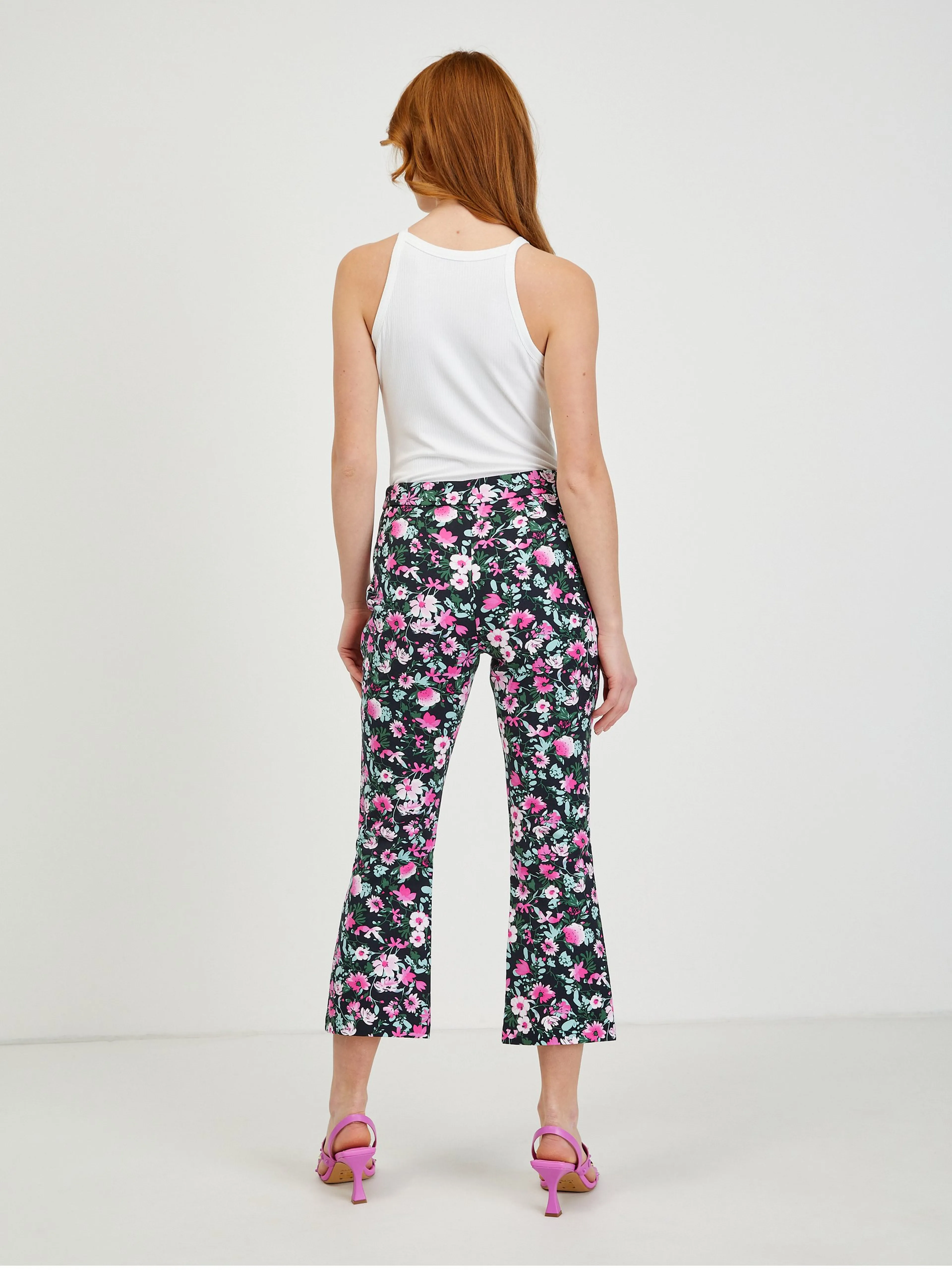 Schwarze Damenhose mit Blumenmuster ORSAY