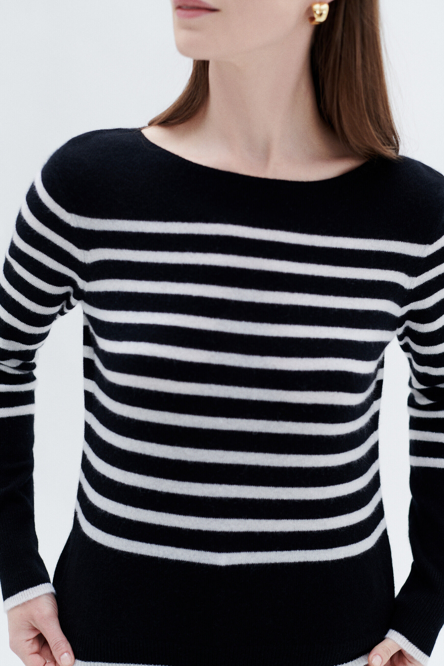 Pull mzoely noir femme
