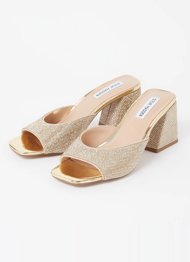 Sandale Steve Madden Glowing-R împodobite cu strasuri.