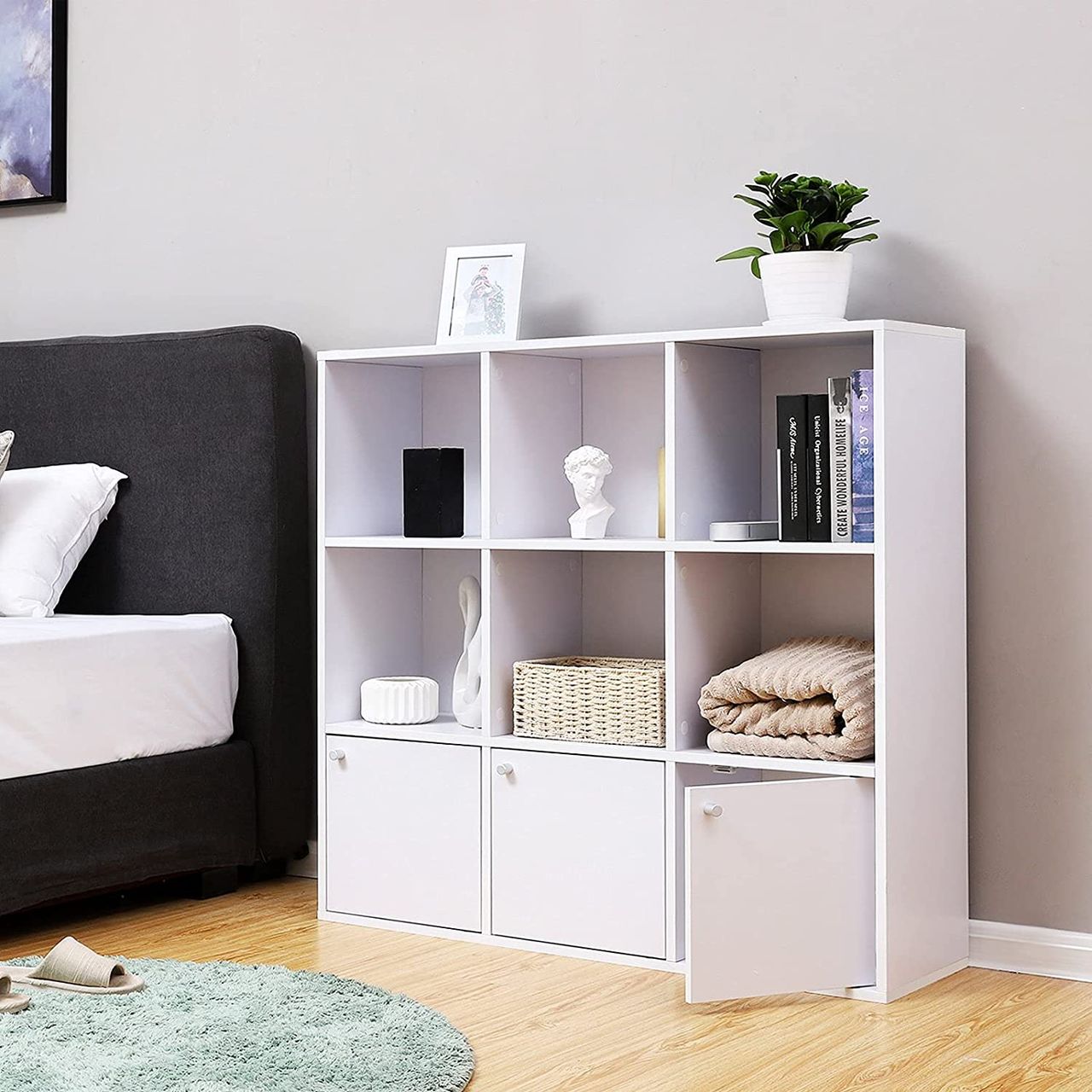 Vasagle Bücherregal mit 3 Türen, weiß