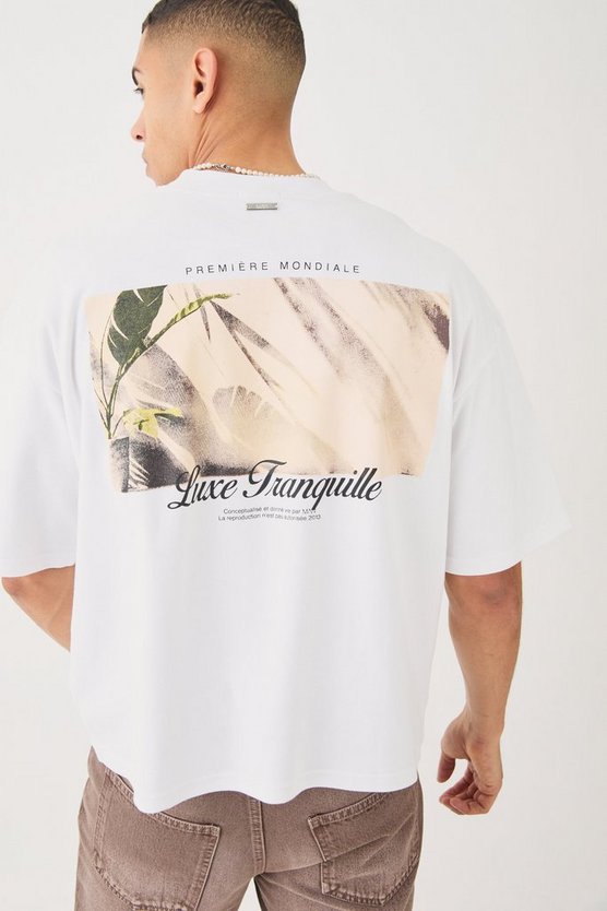 Kastiges Oversize T-Shirt mit Stickerei
