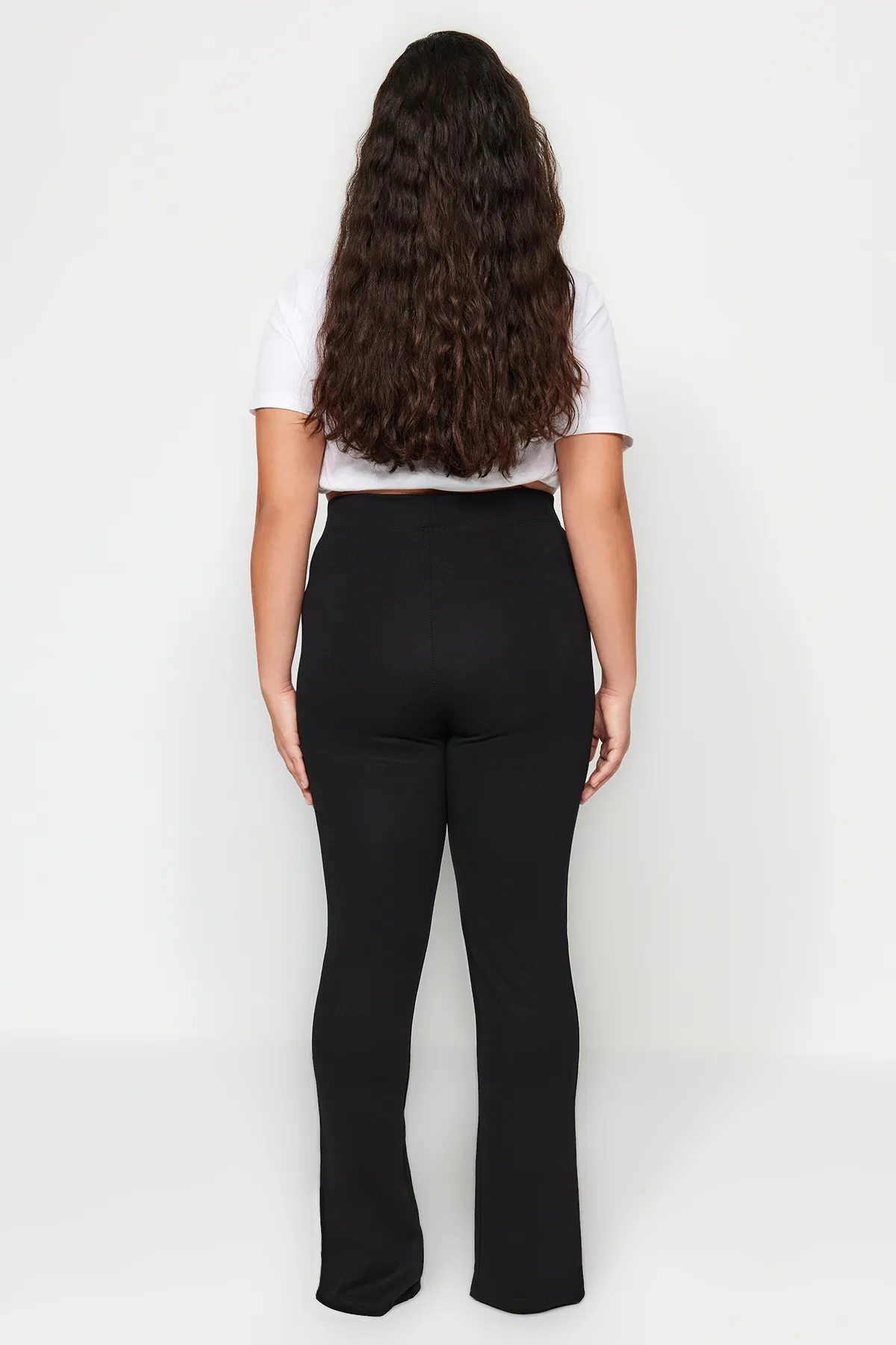 Trendyol Curve  Schwarze Strickhose mit Schlitz und hoher Taille TBBSS22PL00014