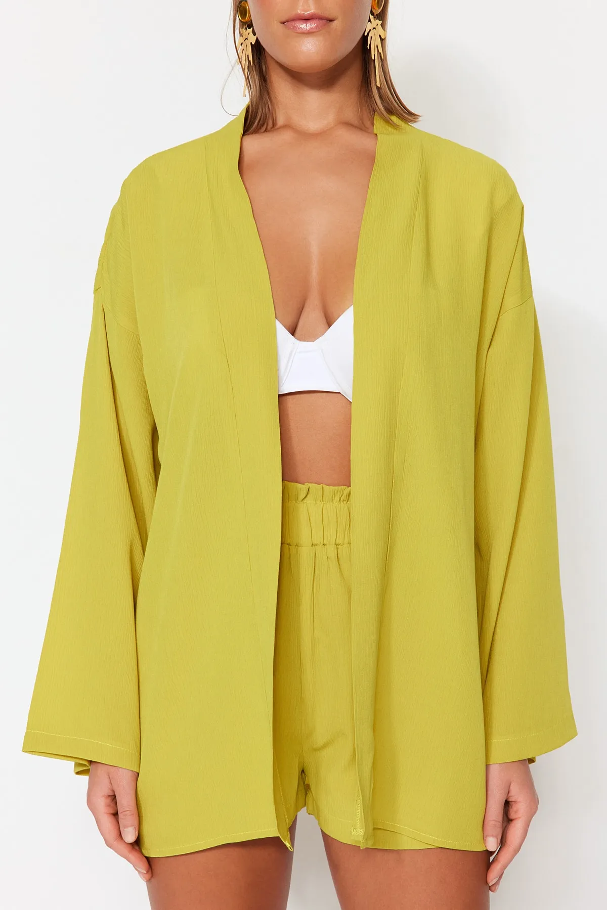 Trendyol Collection  Ölgrünes gewebtes Kimono-Shorts-Set TBESS23AU00089