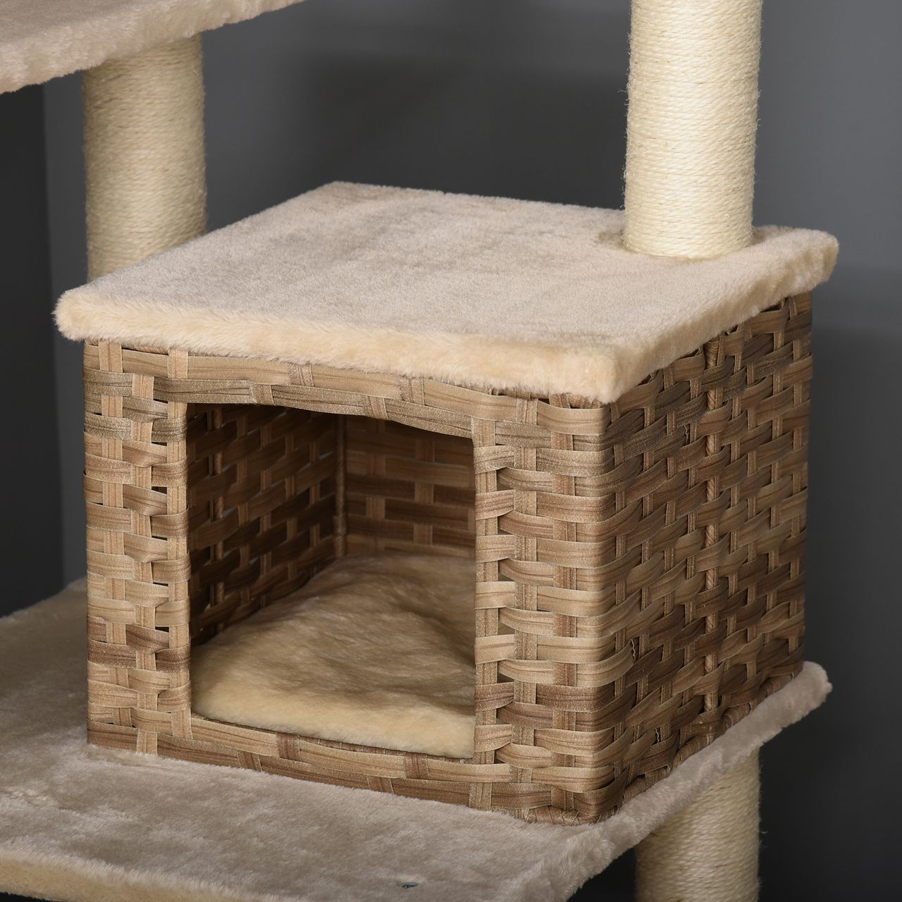 PawHut Rattan Kratzbaum mit Katzenhöhle Hängematte Mehrstufiger Katzenbaum Kletterbaum für Katzen E1 MDF Sisal Beige Braun 55 x 55 x 174 cm